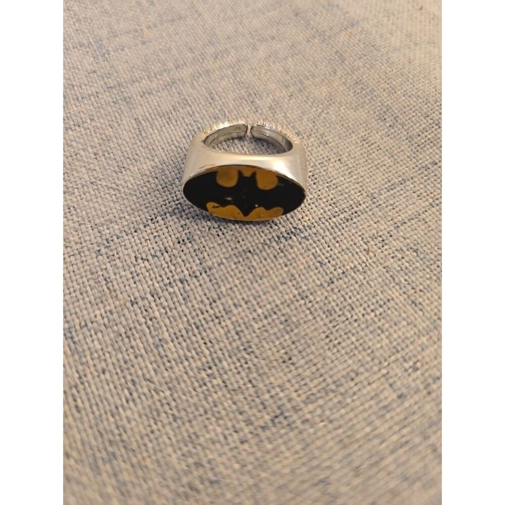 Vintage Batman 1989 Black And Yellow Silver Plastic Ring